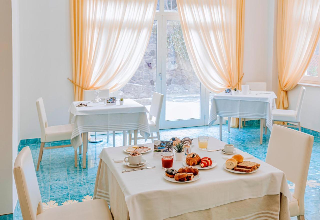 Hotel Zaro Lacco Ameno  ภายนอก รูปภาพ