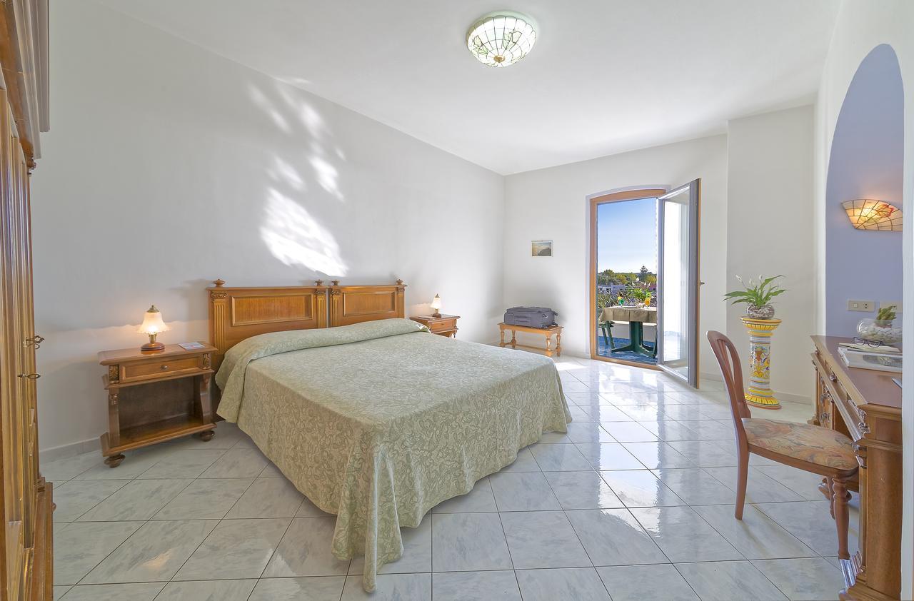 Hotel Zaro Lacco Ameno  ภายนอก รูปภาพ